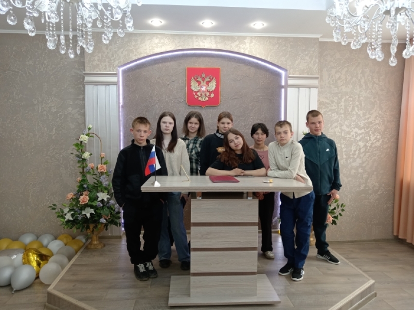 Что такое электронный ЗАГС: День открытых дверей прошел для подростков из Балея Забайкалья
